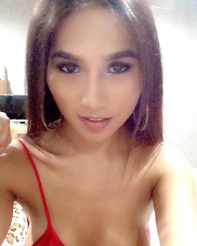 Diane, 20 ans, plan cul à Compertrix