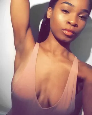 Kadiatou, 23 ans, plan cul à Pouligny-Saint-Pierre