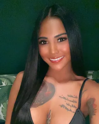 Martina, 23 ans, plan cul à Neuvy-Pailloux