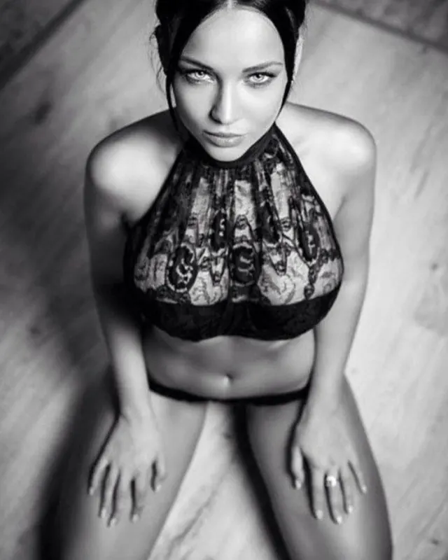 Sirine, 18 ans, plan cul à Sommières